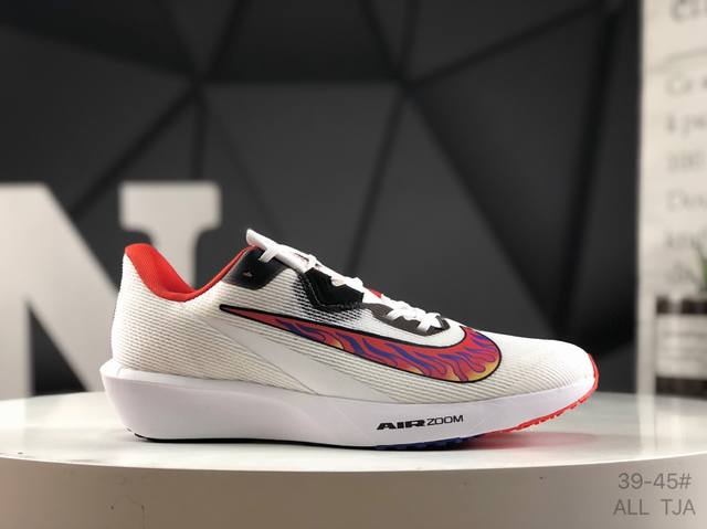 原 现降 耐克 Nk Zoom Rival Fly 4 耐克超弹轻盈跑步鞋 #鞋款搭载 Flyknit 材料 打造出众弹性 易于穿脱。采用React技术 轻盈耐