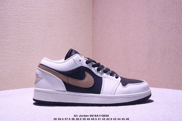 Nike Air Jordan 1 Low Aj1乔1低帮休闲板鞋 同步官方配色 原档冲孔鞋头 四线拉帮 鞋舌高弹海绵填充 官方货号:553558 113 Si