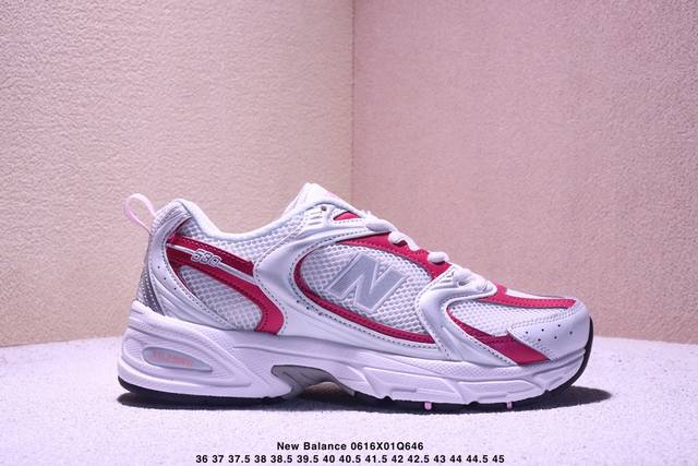 New Balance Nb530 新百伦复古透气跑步鞋 抛弃过往以皮革为主的人气轮廓 以极具复古风范的跑鞋外观呈现 设计上全鞋以简约清爽的纯白色作基底 鞋身覆