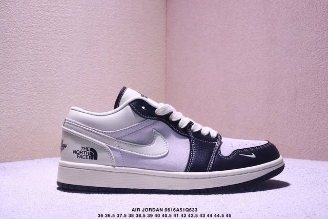限量发售！ Air Jordan 1 Low Aj1乔1低帮休闲板鞋， “白灰黑勾配色-北面联名定制款” 个性的设计风格以及品牌的经典元素 使其成为一双具有独特