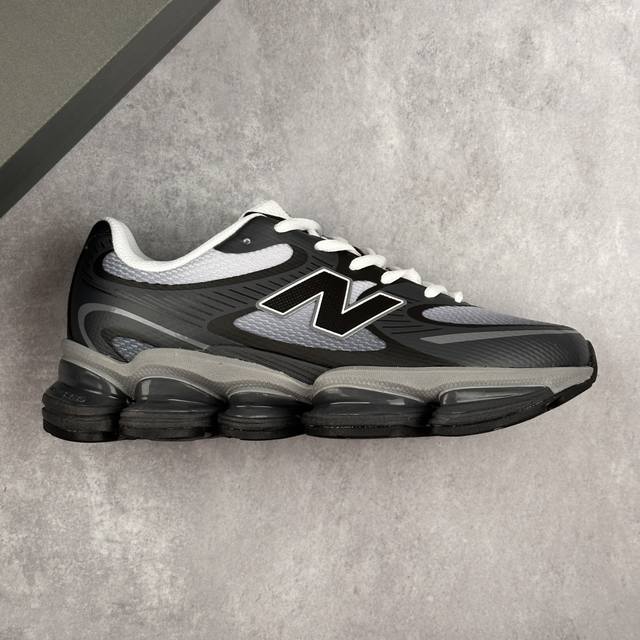 本地 核心私 New Balance 新百伦 Nb 0 网面休闲鞋 复古还要机能，Nb官方重磅新品。一款融合复古设计与现代科技的跑鞋，以其经典的造型和舒适脚感，