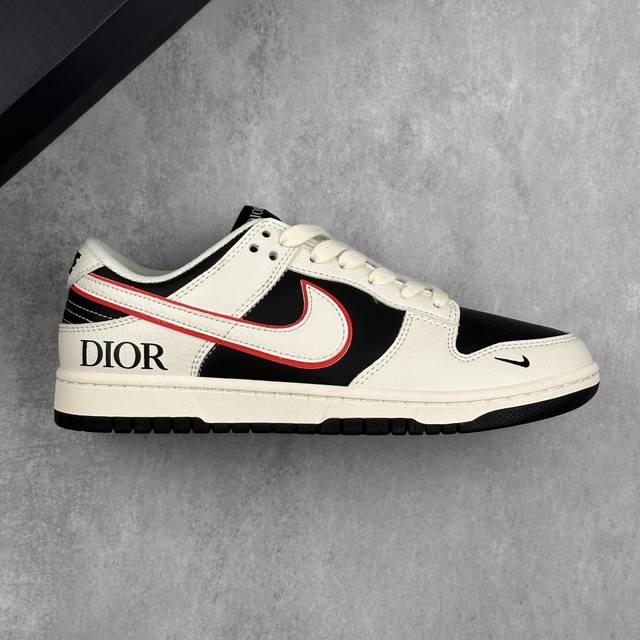 本地 核心私 Nk Sb Dunk Low 迪奥联名 高端定制 低帮休闲运动板鞋 独家版型，柔软高端皮革鞋面，黑红勾配色，冲击视觉的同时，带来舒适脚感体验 #定