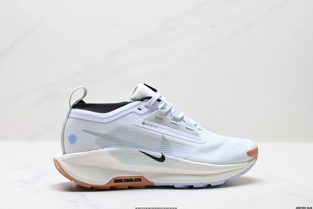 公司级Nike Reactx Pegasus Trail 5 Next Nature 越野跑步鞋 登月兼顾迅疾外观和稳固脚感 后跟覆面和中足动态支撑巧妙融合 缔