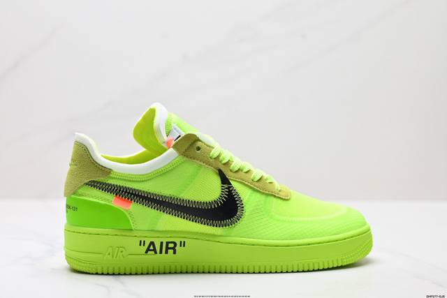 特价 公司级Off-White X Nike Air Force 1 Ow联名空军一号 鞋款延续了此次联名的设计风格，整体以白色为主调，鞋身内侧同样印有大面积标