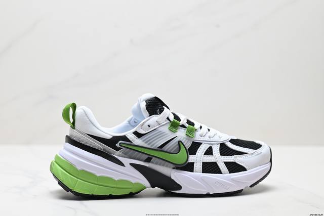 公司级耐克Nike V2K Run跑步鞋复古风潮 网面透气运动鞋 灰银紧致的鞋面材质提供良好的包裹性鞋侧 Swoosh以及鞋头部分搭配增添不少亮点的镀铬细节鞋垫