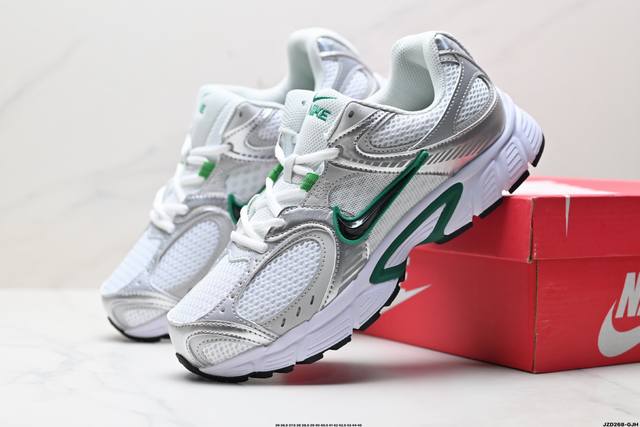 公司级Nike V5 Rnr 耐克 舒适百搭防滑耐磨 低帮休闲鞋 鞋面是大网孔设计 透气性超强 夏天穿完全不会闷脚 特别适合现在这种天气 中底是泡棉材质 脚感特