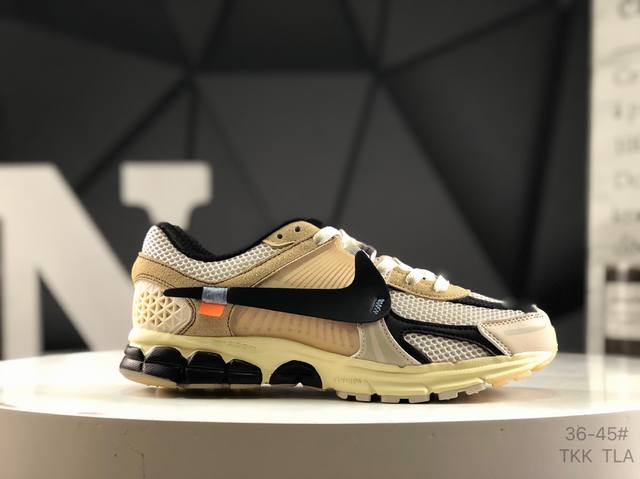 耐克 Nike Zoom Vomero 5 Sp 复古风潮 网面透气运动鞋 先行尝鲜版 紧致的鞋面材质提供良好的包裹性 鞋侧 Swoosh以及鞋头部分搭配增添不