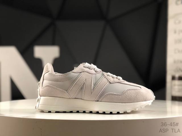 Nb New Balance 327系列 复古休闲运动慢跑鞋 以更纯粹的复古风格设计打造的全新造型 侧身还以解构设计 将 N 字标志以做旧压花样式呈现 官方货号