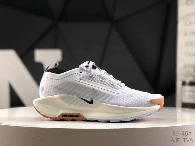 耐克 Nike Pegasus Trail 5轻盈舒适低帮 Nike Reactx 泡沫跑步鞋，设计时尚，颜色搭配亮眼，上脚效果非常吸睛。材质轻便，透气性也很好