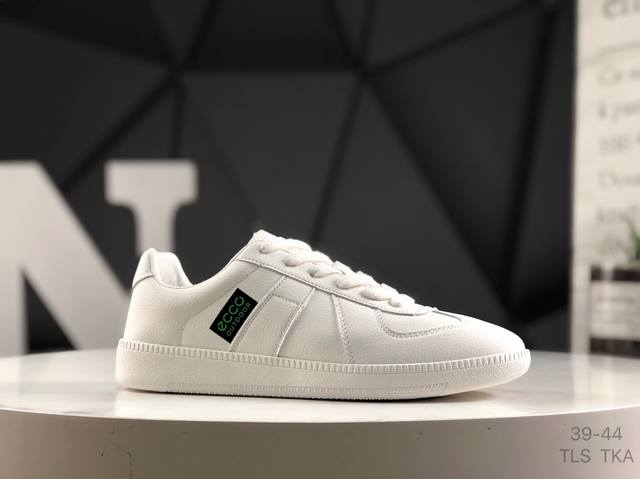 Ecco爱步 广东原版透气 配备原版三件套 防尘纸 高弹大底 全头层牛皮 新款百搭休闲款 纯手工制成 鞋面走线工整 清晰质感 原单品质 拼接运动透气网布 采用E