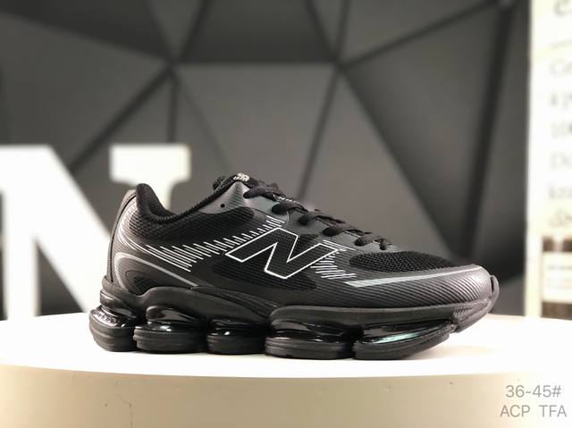 新百伦 New Balance Nb U 0 运动跑步鞋。此复刻经典鞋款，加入当下大热的户外元素，以曾经篮球鞋款型式样加以打造鞋款造型。编织鞋带以及加强稳固鞋底