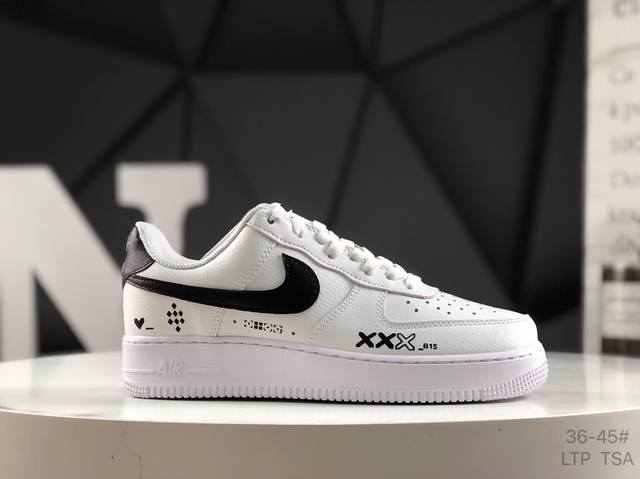 耐克 Nike Air Force 1 Low “白黑” 货号：Ct 2-100 原厂冲刀皮料切割干净 无任何毛边 清洁度细节完美 做工细节全方位比对原鞋。 原