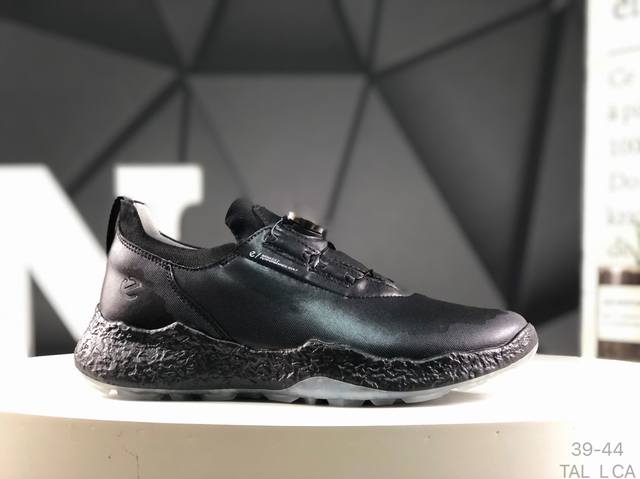 Ecco爱步 广东原版透气 配备原版三件套 防尘纸 高弹大底 全头层牛皮 新款百搭休闲款 纯手工制成 鞋面走线工整 清晰质感 原单品质 拼接运动透气网布 采用E