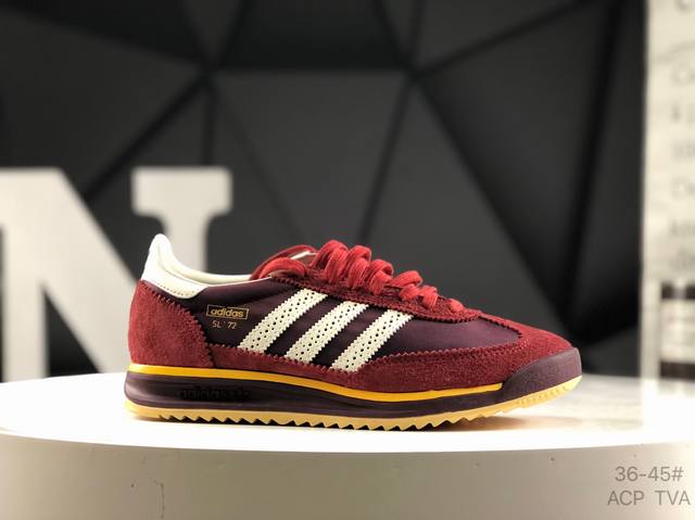 阿迪达斯 Adidas Sl 72 Rs 全新重置版本，将这款复古鞋型用尼龙材质呈现，最终拼接麂皮材质，让该鞋型上脚既有舒适透气性又有满满的复古质感 货号；Jq