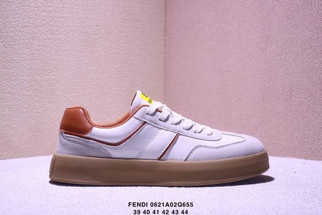Fendi 芬迪 板鞋 休闲鞋 独家官网一比一开模 渠道原装订单 釆用精选舒适面料 鞋面走线工整 清晰质感 高端时尚 简约大气 Xm0621Q655