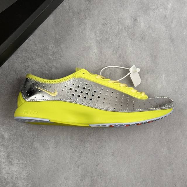 本地 核心私 公司级Nike Air Superfly耐克2025新款减震复古跑鞋 穿孔设计不仅增添了细节，还提高了透气性，确保佩戴者全天舒适。 该鞋采用泡沫中