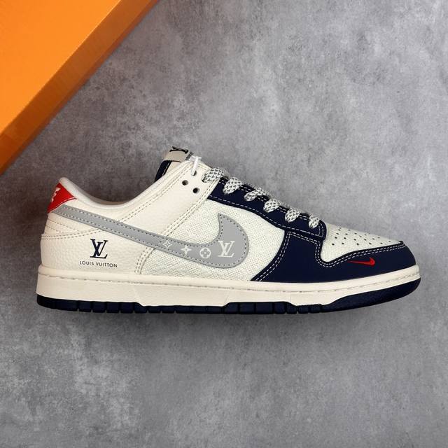 本地 核心私 Nike Dunk Low Retro “Lv联名- -蓝红帆布拼接” 高端定制 灰色勾印花 低帮休闲运动板鞋 今年最流行配色搭配，海外潮流爆款