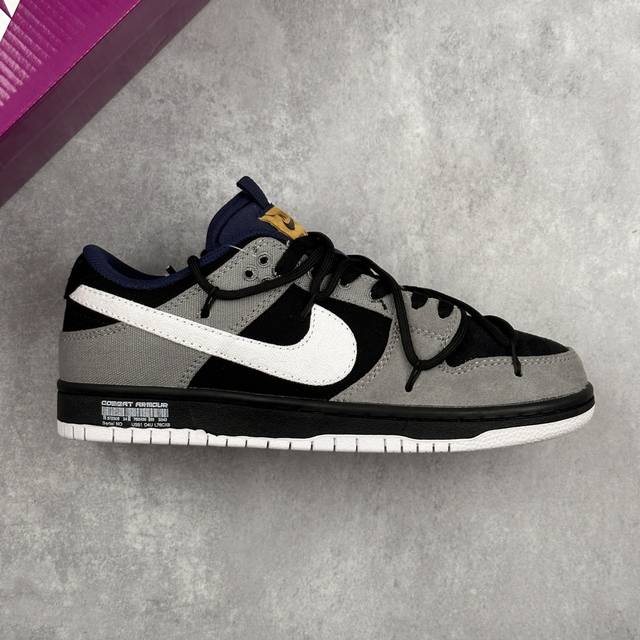 本地 核心私 耐克 Nike Dunk Low 板鞋 Sb绑带系列 经典百搭休闲运动板鞋 加厚鞋舌的填充，使舒适性大大提升，同时也更方便穿脱中底部分则加入了脚感
