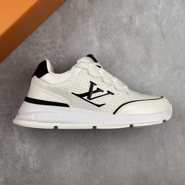本地 核心私 路易威登 Louis Vuitton Lv路易威登板鞋 新款 Lv Trainer最新配色运动鞋 L家 篮球鞋风格运动鞋 该鞋由艺术总监 Virg
