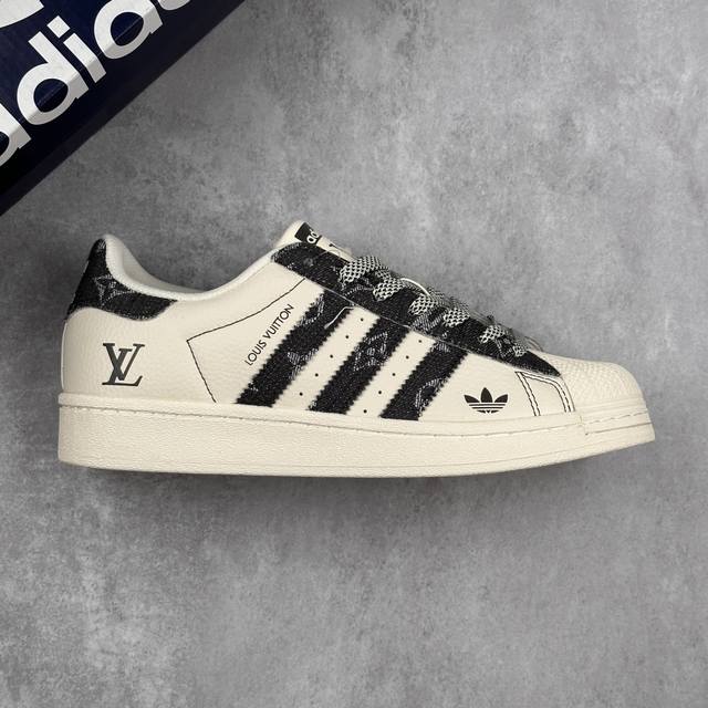 本地 核心私 Adidas Originals Gazelle Indoor X Louis Vuitton 白黑满天星 低帮休闲运动板鞋 采用全新头层拼接皮革