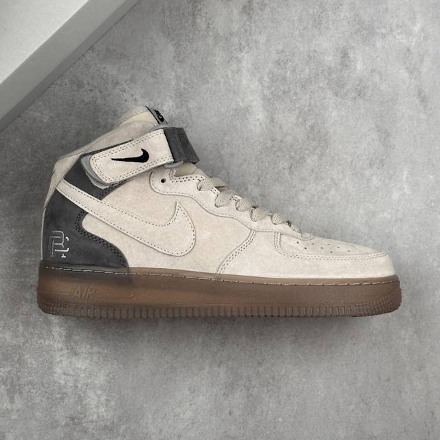 本地 核心私 耐克Nike Wmns Air Force 1 Mid ‘07 卫冕冠军空军一号中帮百搭休闲运动板鞋 柔软、弹性十足的缓震性能和出色的中底设计，横