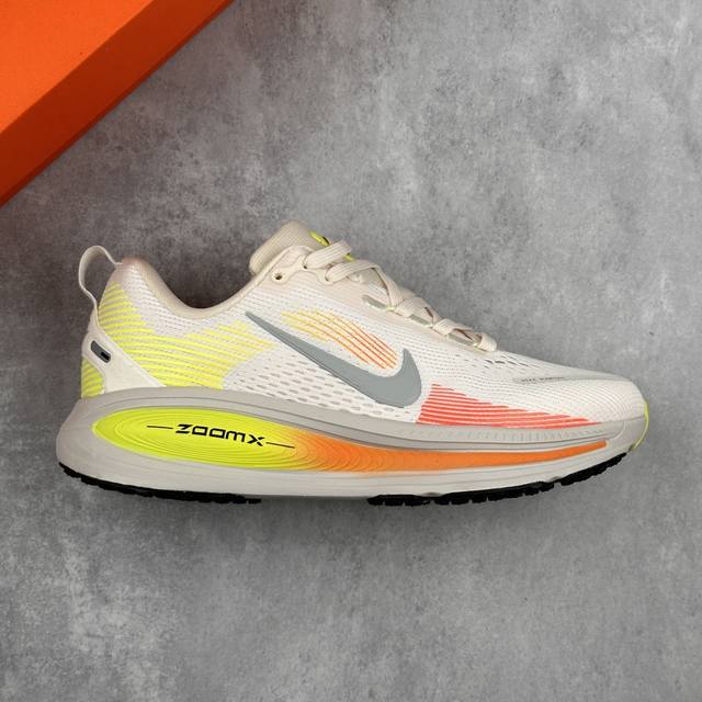 本地 核心私 公司级Nike Vomero 18 耐克 舒适减震防滑 低帮跑步鞋 全掌Reactx泡绵中底 前掌和后跟还配备了Air Zoom气垫单元 据说跑起