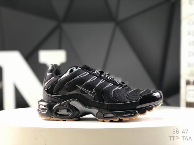 真标耐克 Nike Air Max Plus Tn Ultra 复刻版 科技复古耐克Tn经典的Air Max Plus被很多跑鞋爱好者们所熟知，作为Nike历史