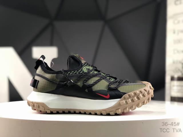 公司级带半码 耐克 Nike Acg Mountain Fly Low Gtx Se 男女子运动鞋 厚底**老爹鞋。采用匠心设计，打造耐穿迅疾风格，让你在沙漠、