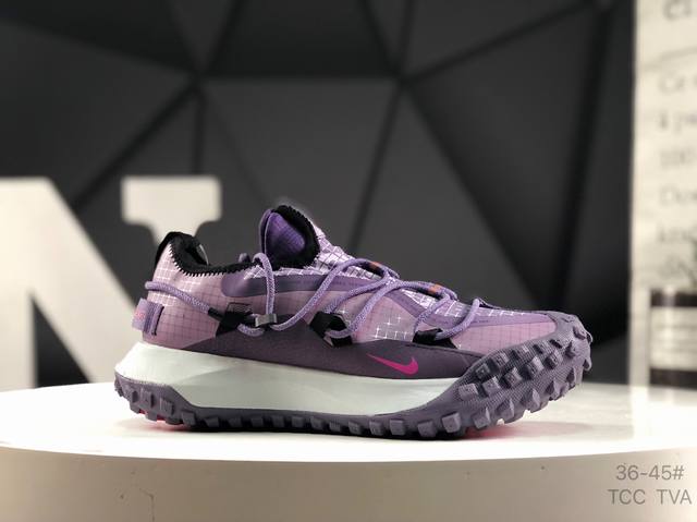 公司级带半码 耐克 Nike Acg Mountain Fly Low Gtx Se 男女子运动鞋 厚底**老爹鞋。采用匠心设计，打造耐穿迅疾风格，让你在沙漠、