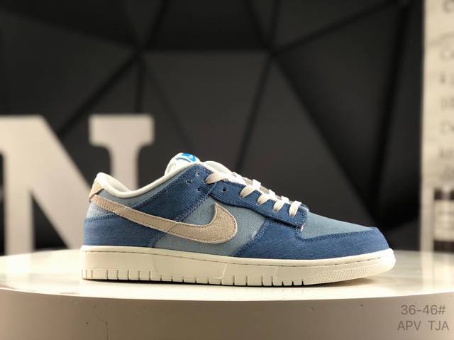 耐克 Nike Sb Dunk Low 复古低帮 休闲运动滑板板鞋。采用脚感柔软舒适Zoomair气垫，有效吸收滑板等极限运动在落地时带来的冲击力，为街头运动者