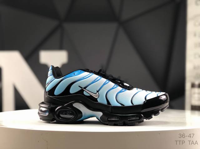 真标耐克 Nike Air Max Plus Tn Ultra 复刻版 科技复古耐克Tn经典的Air Max Plus被很多跑鞋爱好者们所熟知，作为Nike历史