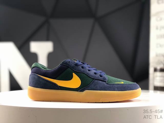 耐克 Nike Sb Force 58 运动滑板鞋。这是一款将前沿创新带入街头的单品，它具有硫化杯底，具有出色的耐用性和灵活性。使用柔软皮革和帆布拼接，在饰面上