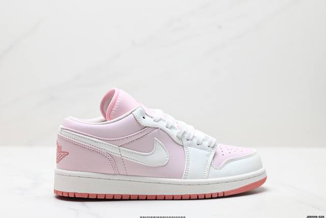 真标Nike Air Jordan 1 Low Aj1乔1低帮休闲板鞋 同步官方配色 官方货号:Ih0823-611 Size:36 36.5 37.5 38