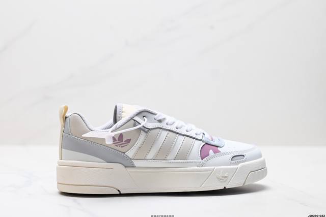 真标Adidas Originals Post Up 阿迪达斯 经典低帮休闲鞋 延续篮球场基因 同时融入摩登气质 含锯齿状三条纹和绒面革鞋头盖 搭载舒适中底 展