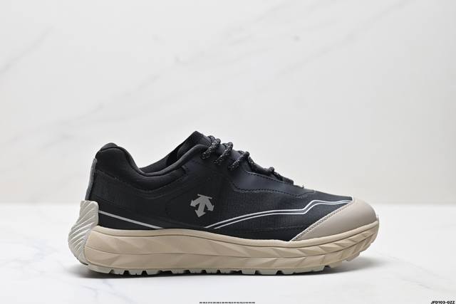 公司级迪桑特Descente Terrain D 舒适柔软 防滑耐磨 低帮生活休闲鞋 货号:Sq123Lcr34 尺码:36 36.5 37.5 38 38.5
