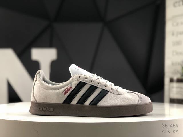 阿迪达斯 Adidas Court Vl Classic 防滑耐磨 低帮 板鞋 男女同款 简约大方的造型设计，给人以随性休闲的时尚格调，穿着舒适轻便，运动灵活自