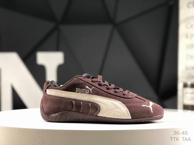 彪马 Puma Speedcet 棕褐色 彪马低帮复古运动休闲赛车跑鞋 以趣味十足又前卫复古的设计引领潮流，将赛道精神融入街头时尚，开启前卫竞速之旅。融入经典配
