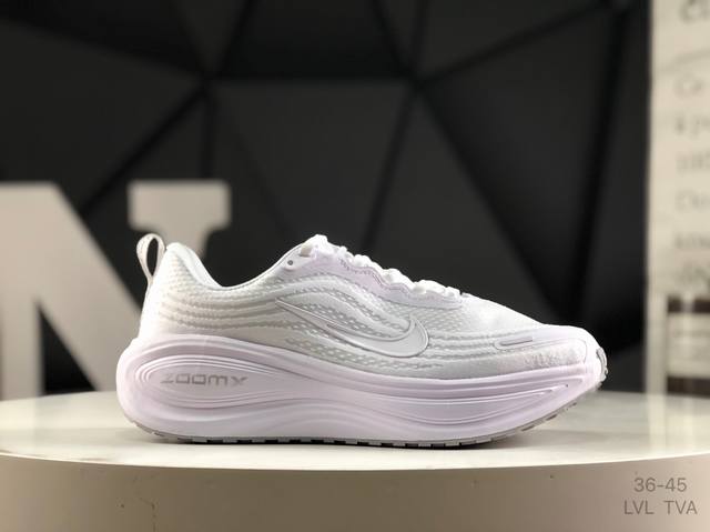 耐克 Nike Vomero Plus轻盈跑鞋 公司级顶级版本 Nike Vomero 18 舒适百搭防滑耐磨 低帮 休闲跑步鞋男女同款 货号：Hv8 102
