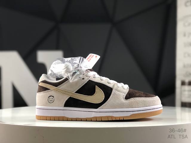 耐克 Nike Dunk Sb 冰啡男孩 米棕 此款以简约大方的造型设计，给人以随性休闲的时尚格调，穿着舒适轻便，运动灵活自如，满足日常个性穿搭。 货号: Hf