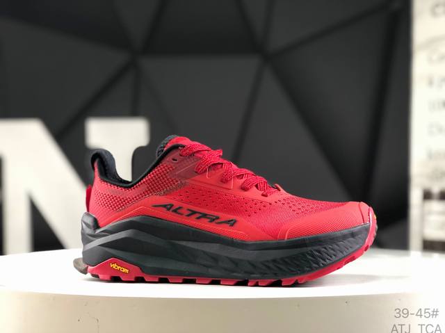 Altra 奥创 是来自美国的运动品牌，为不同人群提供专业跑鞋，畅行运动。Altra鞋子的鞋型前脚掌较宽，更契合人类的脚型构造，设计零落差，跑步时减少后跟依赖，