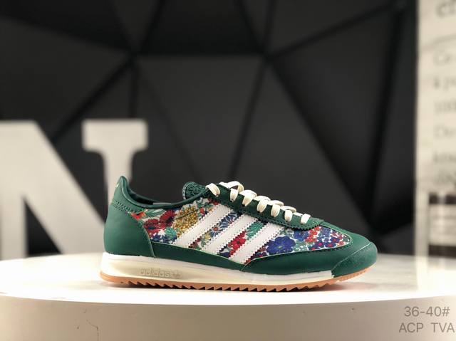 阿迪达斯 Adidas Originals Sl 72 Rs Jq0989 阿迪经典复古慢跑鞋 #鞋款采用舒爽尼龙鞋面、绒面革饰面和皮革细节等设计。与此同时，搭