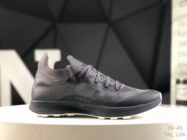 始祖鸟 Arcteryx Norvan Sl 3 始祖鸟 此款鞋采用近几年比较流行的版型设计，外观时尚大气，鞋底采用耐磨的材质，穿上它，让您在平时生活和工作中都