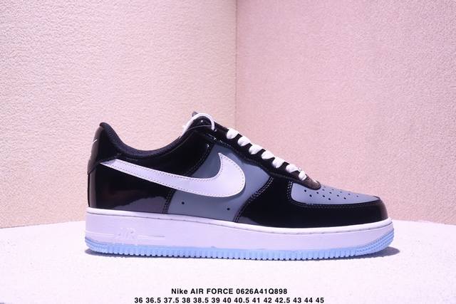 公司级耐克Nike Air Force 7 空军一号低帮百搭休闲运动板鞋。柔软、弹性十足的缓震性能和出色的中底设计，横跨复古与现代的外型结合，造就出风靡全球三十