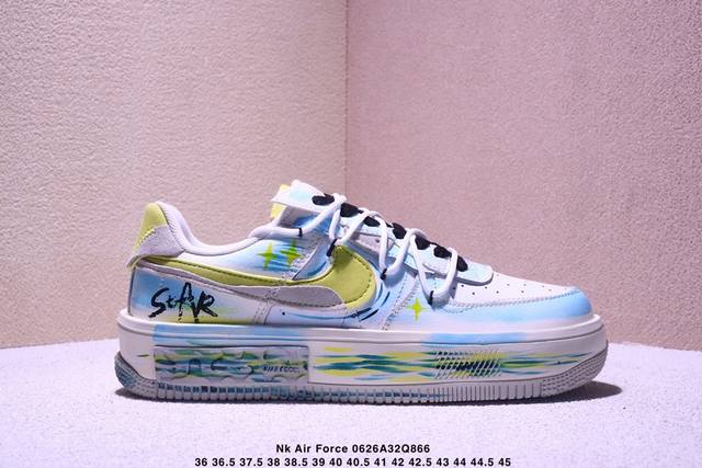 公司级Nk Air Force 1 Fontanka 全新时尚风 空军一号低帮休闲板鞋 Dv6984-100#鞋款设计灵感源自后苏联时期俄罗斯的理念和艺术，缔造