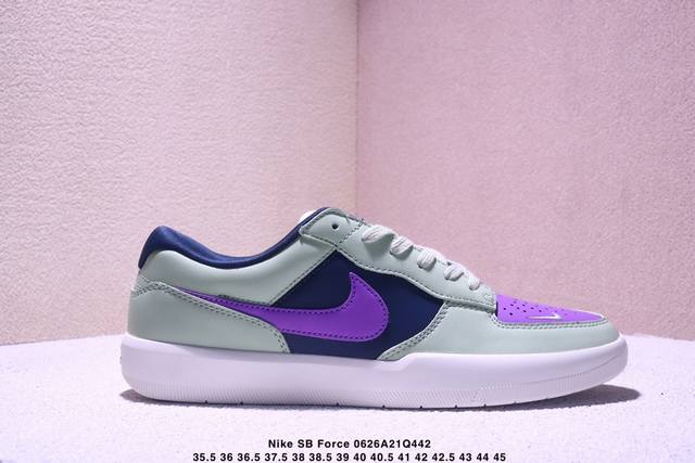 耐克 Nike Sb Force 58 运动滑板鞋。这是一款将前沿创新带入街头的单品，它具有硫化杯底，具有出色的耐用性和灵活性。使用柔软皮革和帆布拼接，在饰面上