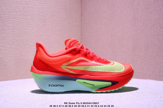 Nk Zoom Fly 6 马拉松高端竞速跑步鞋 高弹性双层Md搭配碳纤维组合鞋底轻盈缓震 鞋面采用工程网眼设计 为特定高热区域营造出色透气性 进一步增加鞋面的