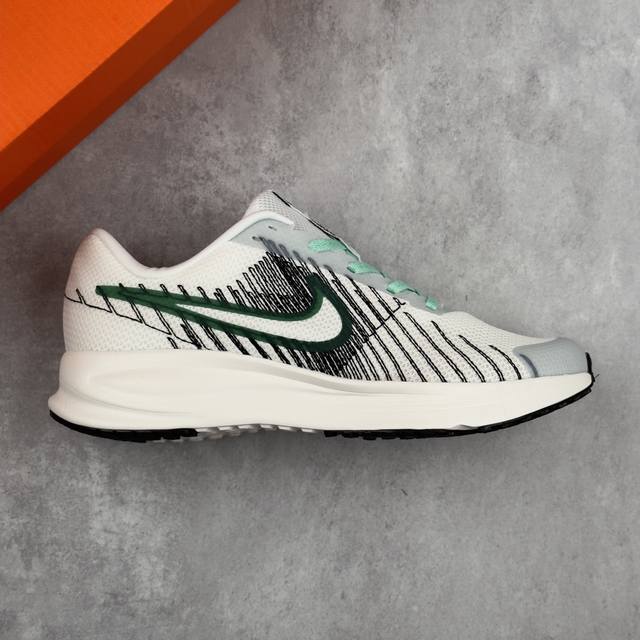 本地 核心私 耐克Nike React Vision 缓震保护编织透气休闲运动跑步鞋 目前合综性能最强的跑鞋之一 ，缓震方面搭载全了掌React科技 ：兼柔具软