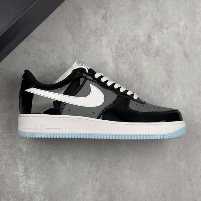 本地 核心私 公司级耐克Nike Air Force 1‘07 空军一号低帮百搭休闲运动板鞋 柔软、弹性十足的缓震性能和出色的中底设计，横跨复古与现代的外型结合