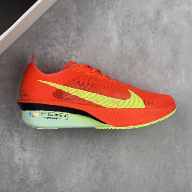 本地 核心私 Nike Zoomx Vaporfly Next% 4 马拉松系列公路竞速超轻缓震跑步鞋 #鞋款轻盈，同时保持出色性能表现。此鞋款质感轻盈，无论是