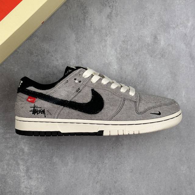 特价本地 核心私 Nk Sb Dunk Low 斯图西系列-战斗灰黑勾 周年高端定制 低帮休闲板鞋 #定制鞋盒 大厂纯原品质出货 超高清洁度 皮料切割干净无任何